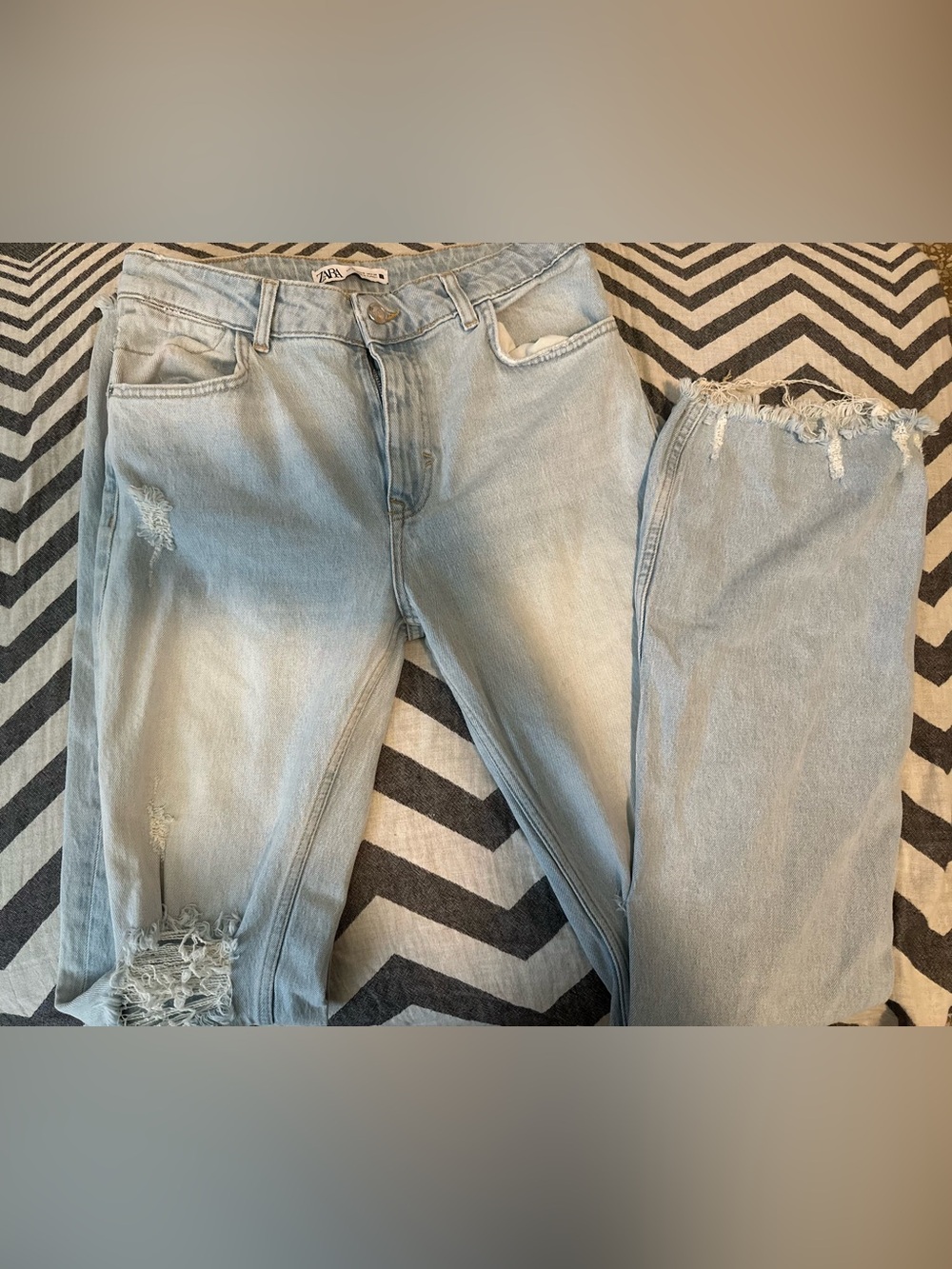 Zara Women Flare Jeans in Light Blue Wash Size 8